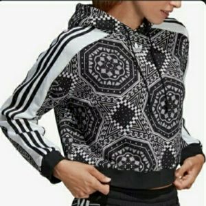 Adidas cropped top geometric print